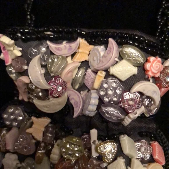 Small Beaded Draw-string Pouch - Picture 4 of 6